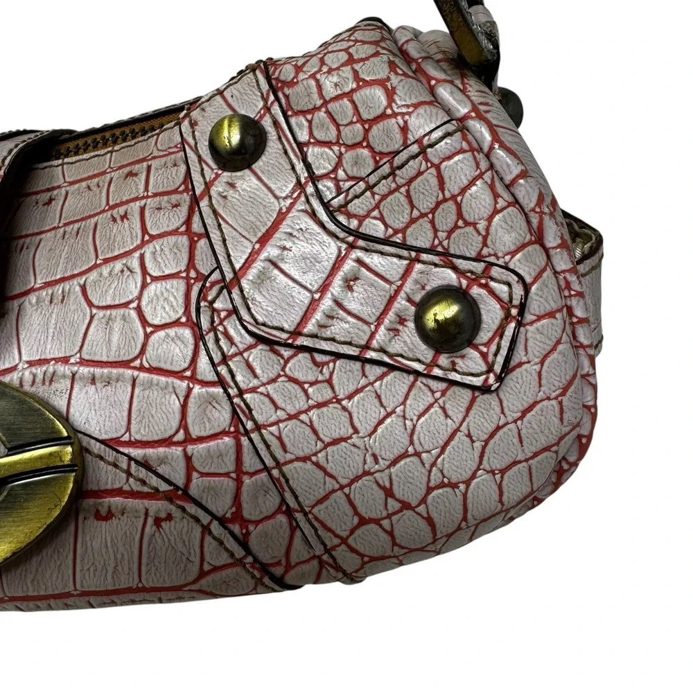 Guess pink croc